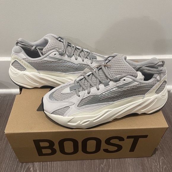 Adidas Yeezy Boost 700 V2 Static main image 7